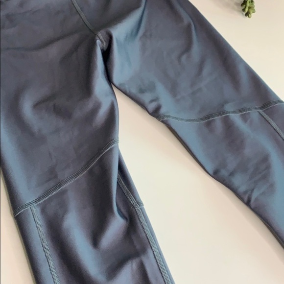 Under Armour Grey Metallic compression legging pants small - Picture 6 of 6